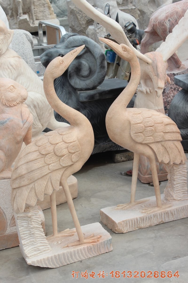 晚霞红仙鹤雕塑公园动物(wù)石雕 