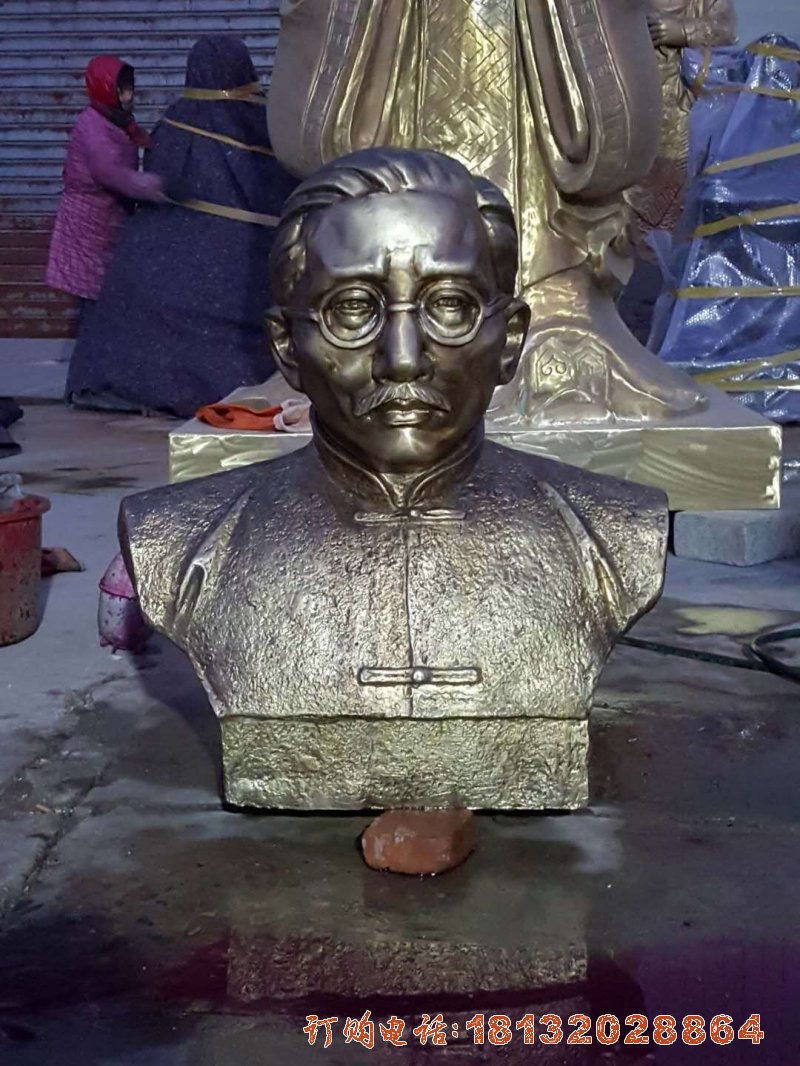 江西某中學(xué)安装的铜雕蔡元培胸像