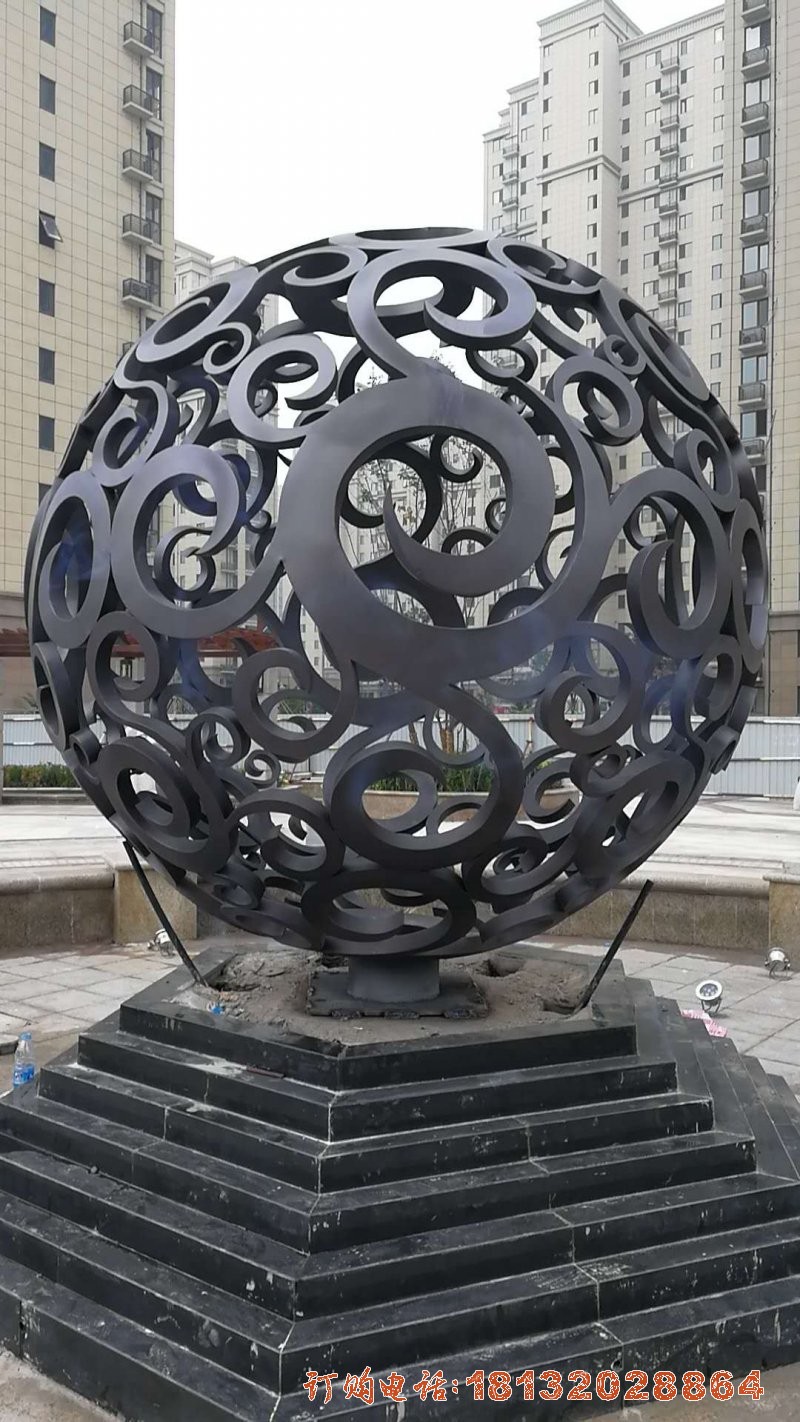 不锈钢镂空球 小(xiǎo)區(qū)景观雕塑