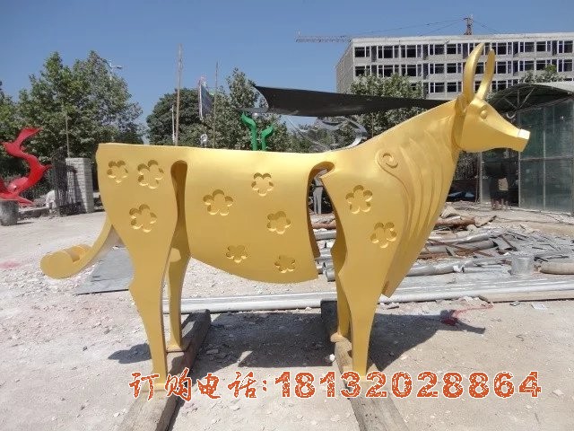 不锈钢抽象牛雕塑