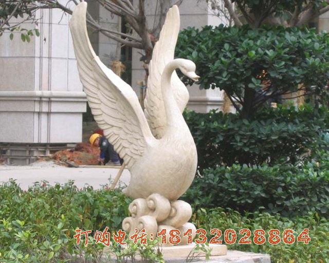 小(xiǎo)區(qū)动物(wù)砂岩天鹅雕塑