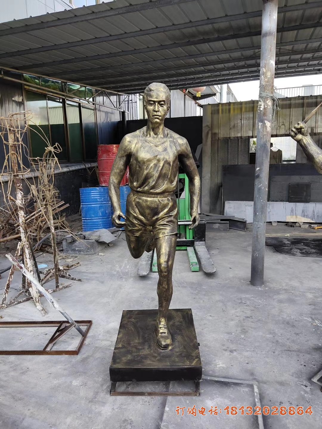 跑步人物(wù)铜雕 公园运动人物(wù)雕塑