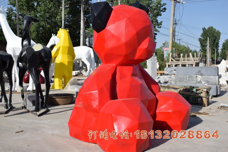 玻璃钢红色切面熊雕塑