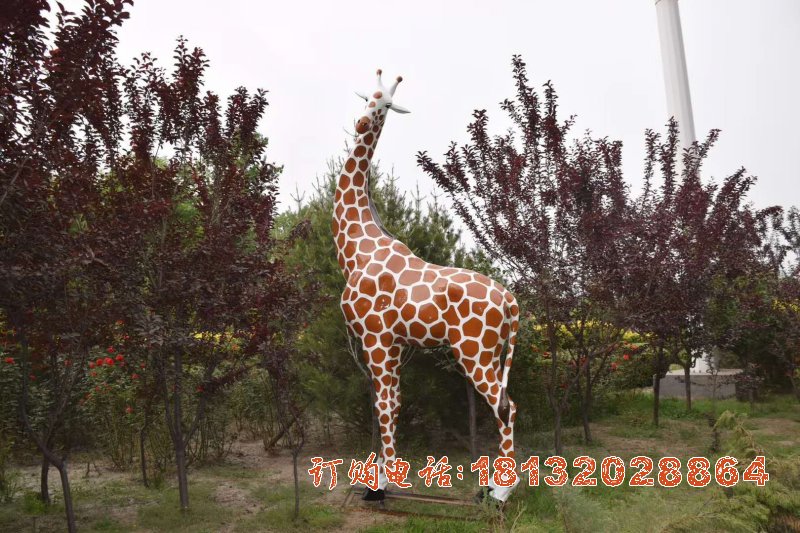 公园玻璃钢歪头長(cháng)颈鹿雕塑